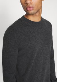 ARKET Camisola - antracite melange