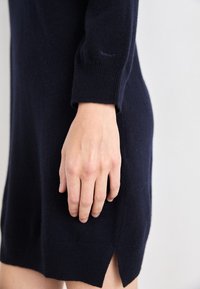 GANT DRESS - Abito in maglia - evening blue