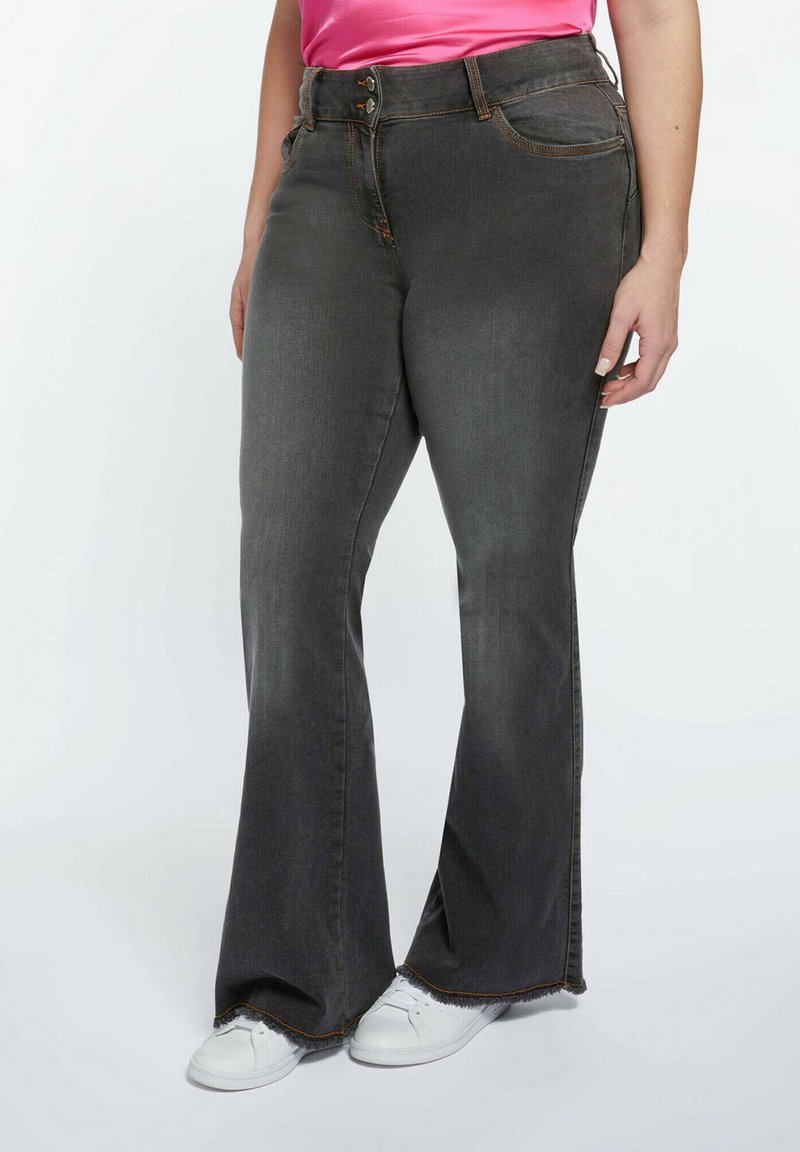 fiorella rubino jeans a zampa