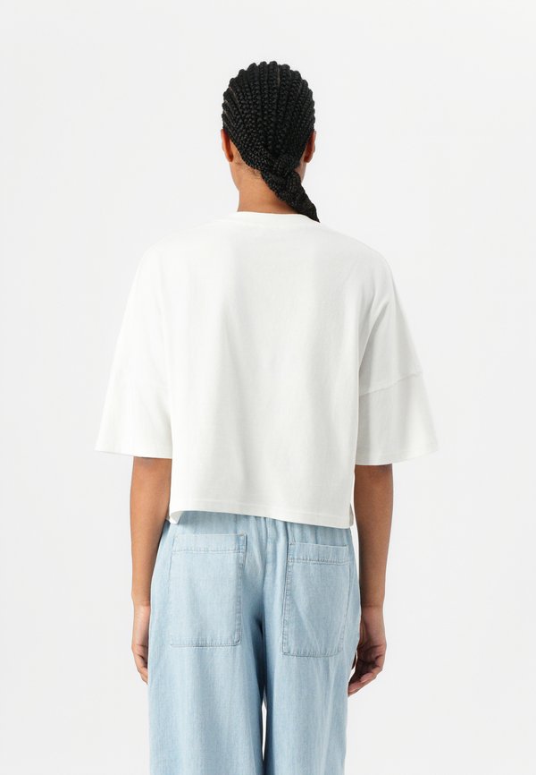 KUSIA - Basic T-shirt4