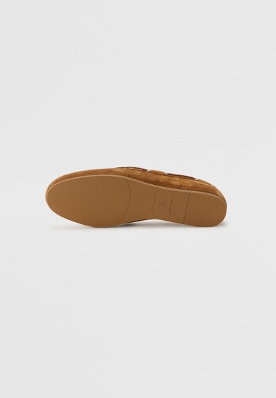Stuart Weitzman TINSLEY MOCCASIN - Παπούτσια για σκάφος - doe