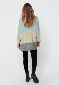 JDY SOFT - Strickjacke - grau