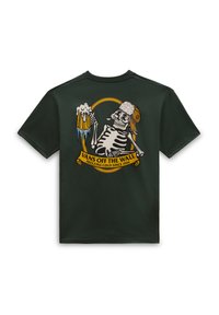 Ciemnozielona koszulka z nadrukiem szkieletu noszącego futrzaną czapkę, trzymającego mrożony kufel piwa oraz bannerem z napisem "Vans Off The Wall Mroźnie Zimny Od 1966".