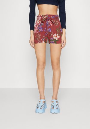 Shorts - red