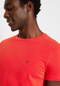 Tommy Hilfiger T-shirt básica - red alert