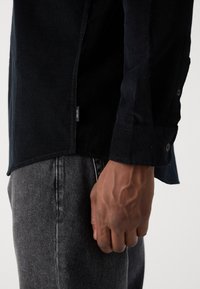 INDICODE JEANS Shirt - black