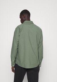 Selected Homme SLHREGRICK FLEX - Camisa - winter moss