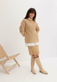 bonprix ROLLKRAGEN - Maglione - beige