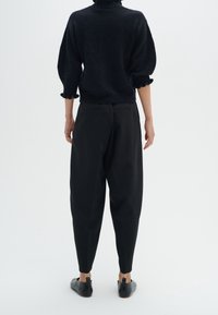 InWear Stickad tröja - black