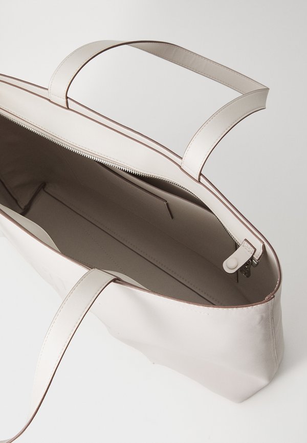 SCULPTED SLIM TOTE - Tote bag - wind chime4