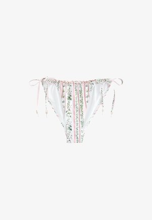 Braguitas de bikini blancas con rayas verticales rosas y estampados florales verdes, con lazos laterales ajustables con pequeñas cuentas.