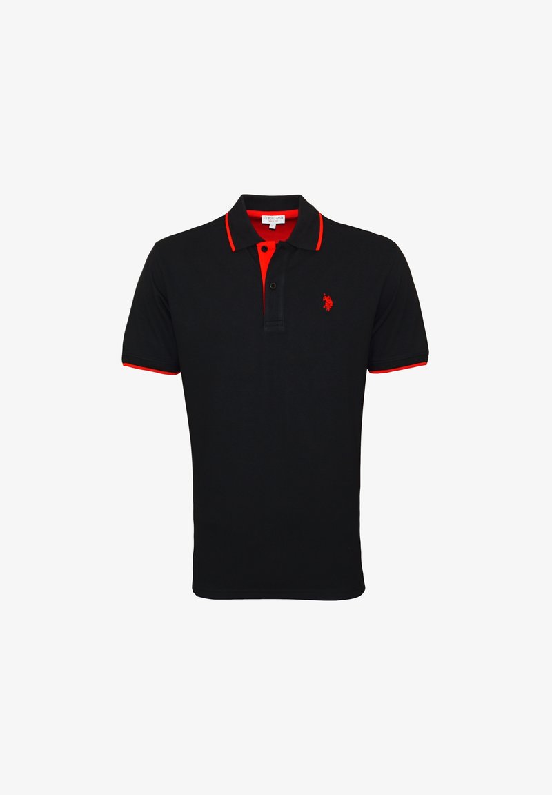 Polo noir à manches courtes avec bordure rouge sur le col et les manches, patte de boutonnage à deux boutons, et petit logo rouge brodé sur la poitrine.