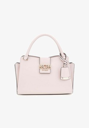 Sac à main en cuir rose avec un design structuré, fermeture en métal doré et charme détachable. Dispose d'une poigne supérieure et d'un empiècement contrastant.