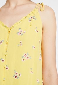 YAS Top - yellow