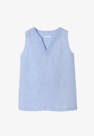 Blauwe mouwloze top gemaakt van lichtgewicht stof, met een V-hals en textuurstiksel langs de randen. Eenvoudig ontwerp, zonder patronen.