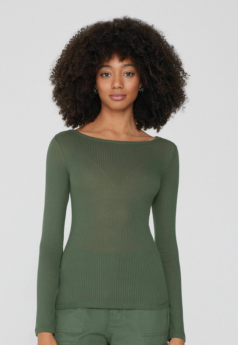 Gestreiftes langärmliges Oberteil in Dunkelgrün mit weitem Ausschnitt und taillierter Silhouette, aus dehnbarem, leichtem Stoff gefertigt.