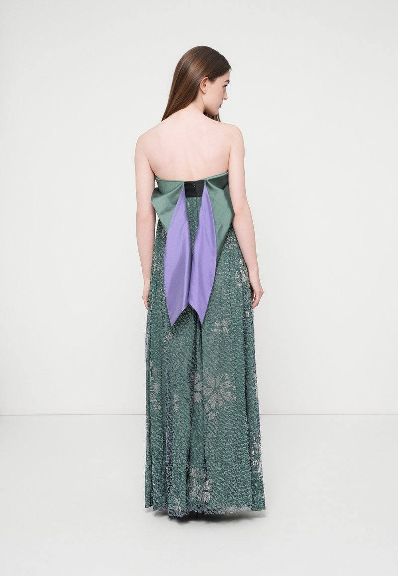 Emporio Armani Galajurk goudkleurig