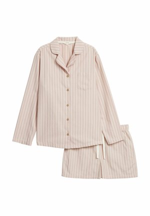 Vaaleanpunainen raidallinen pyjama-setti, joka sisältää pitkähihnaisen napitettavan paidan taskulla sekä vastaavat shortsit, joissa on joustava vyötärönauha.