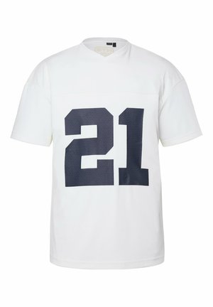 Wit sportshirt met korte mouwen, een V-hals kraag en een groot zwart nummer 21 gedrukt in het midden aan de voorkant.