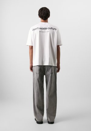 Don't Waste Culture NIA UNISEX - Print T-shirt - white