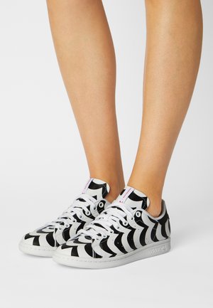 STAN SMITH - Matalavartiset tennarit - team real magenta/white
