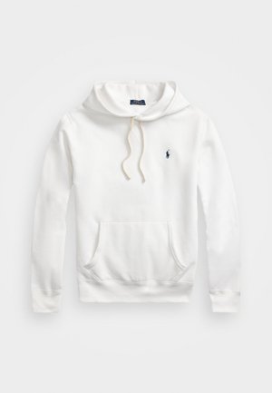 Hvid hættetrøje lavet af blødt stof, med en kengurulomme, snore i halsen og et lille marineblåt polo-logo på brystet.