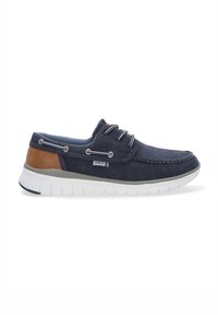 Marineblaue Segelschuhe aus Canvas mit braunen Lederakzenten, weißer Gummisohle und silbernen Ösen. Mit dekorativer Naht und Markierung.