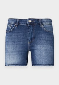 Pantalones cortos de mezclilla en un lavado azul oscuro, con talle medio, diseño clásico de cinco bolsillos y una línea de dobladillo sin rematar para un estilo casual.