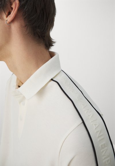 Emporio Armani Piké - vaniglia