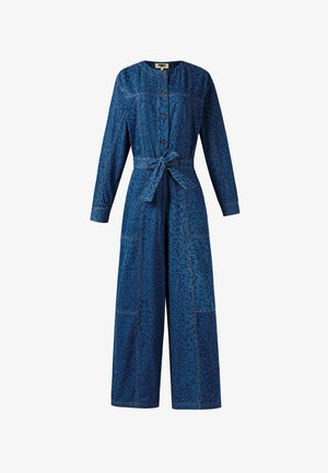 Blauer langärmliger Denim-Jumpsuit mit durchgehender Knopfleiste, Animal-Print-Muster, weitem Bein und passendem, zum Binden geeignetem Taillengürtel.