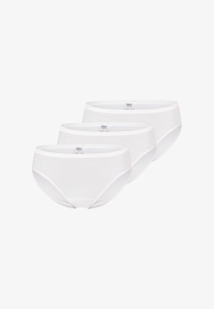 Tre par hvide bomuldsboksershorts med en blød tekstur og elastisk talje, der har et minimalistisk design uden synlige mønstre.