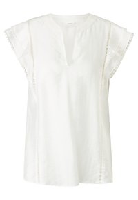 Top bianco a maniche corte con bordo in pizzo, scollatura a V e vestibilità rilassata. Presenta una delicata texture e un motivo a righe verticali sui lati.