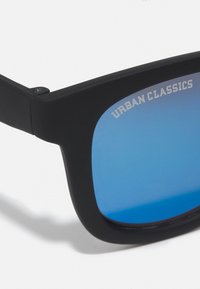 Urban Classics FOLDABLE SUNGLASSES WITH CASE UNISEX - Okulary przeciwsłoneczne