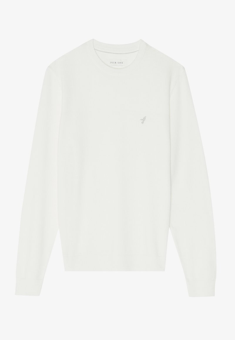 Suéter blanco de manga larga hecho de un material de punto suave. Tiene cuello redondo y un pequeño diseño bordado de un pájaro en el pecho izquierdo.