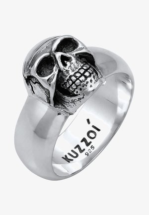 Sterling sudraba gredzens ar izsmeļošu skeleta dizainu, teksturētām pazīmēm, gludu joslu un iegravētu zīmolu "Kuzzoi" un sudraba zīmi.
