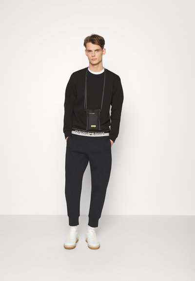 Emporio Armani TROUSER - Calças de fato de treino - blue navy