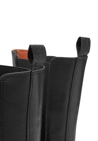 Woden Gležnjače s platformom - black