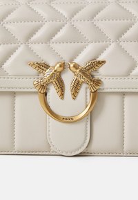 Pinko LOVE ONE CLASSIC - Torba preko tijela - bianco seta/antique gold