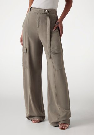 RELAXED FIT - Pantalones cargo - grün
