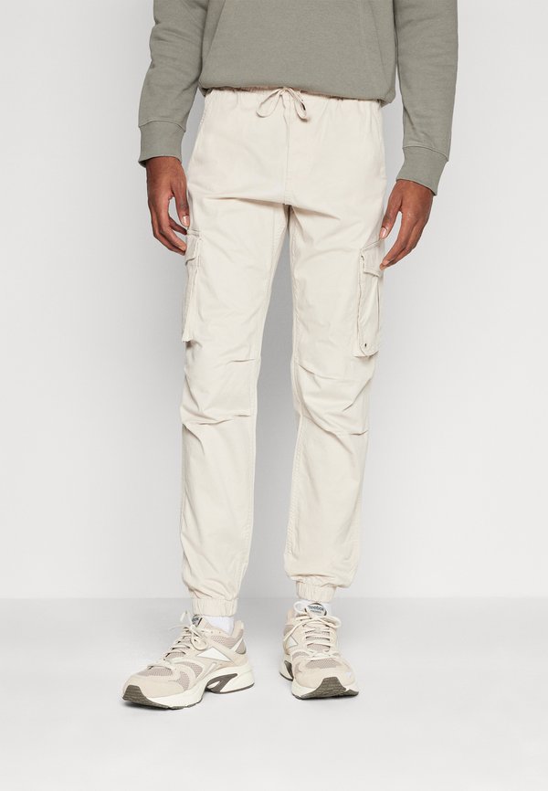 JPSTKANE JJNOAH CUFFED - Cargo trousers - moonbeam