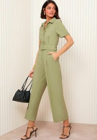 Friends Like These REGULAR FIT SHORT SLEEVE UTILITY TAILORED - Lühikeste varrukatega bodi - green