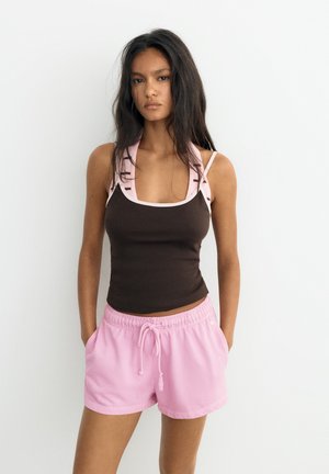 PULL&BEAR, SPORTS SHORTS WITH ELASTIC WAIST - Pantalon de survêtement - pink