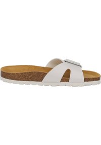 Sandal con zeppa bianca, dotata di un plantare in sughero, presenta un design aperto sulla punta e una fascia prominente con un accento metallico, suola in gomma strutturata.