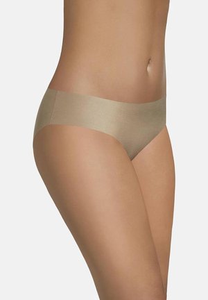 Beżowe bezszwowe majtki o gładkiej teksturze i niskim kroju. Pas jest szeroki i płaski, co zapewnia minimalną widoczność.