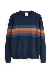 Pull bleu marine à manches longues, avec des rayures horizontales en bleu clair, orange et beige. Texture en maille douce, col rond.