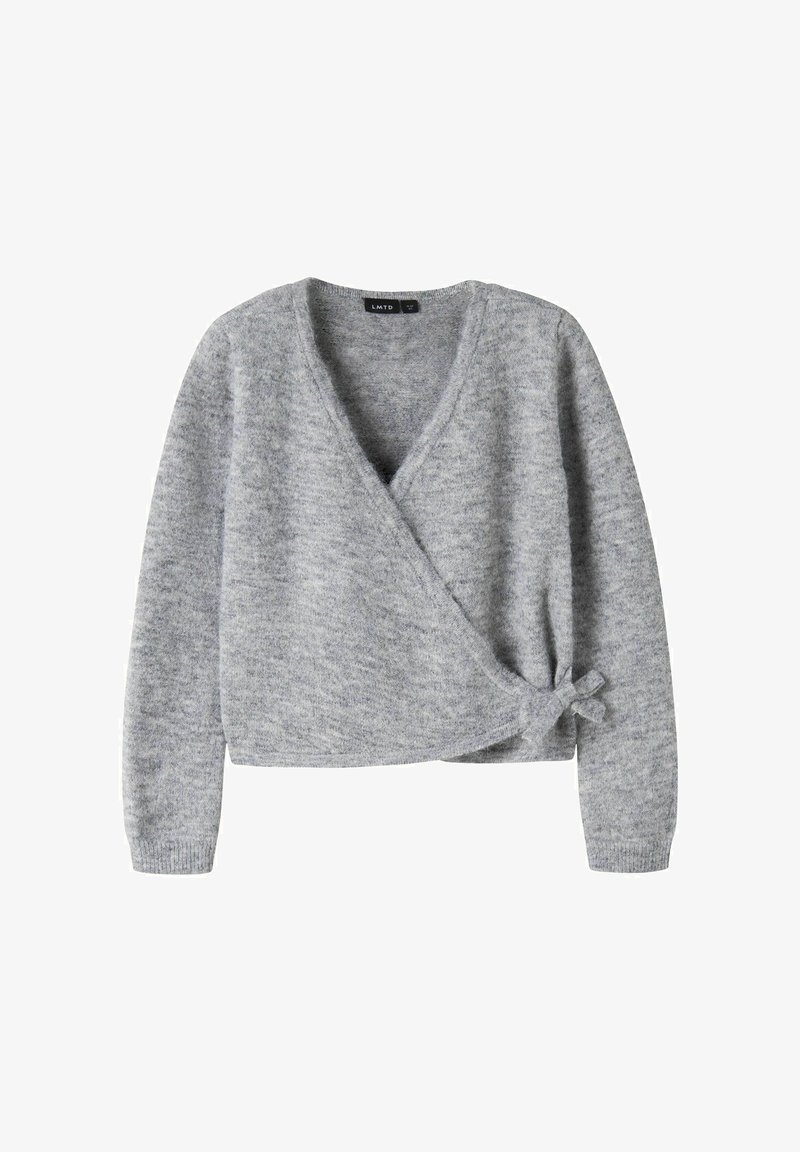 Pull à enfiler gris clair en maille, manches longues, avec un petit nœud noué sur le côté droit près de la taille.