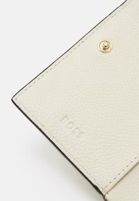 BOSS ALYCE FLAP WALLET - Peněženka - soft cream