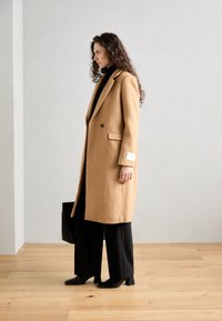 Scotch & Soda SINGLE BREASTED HERRINGBONE COAT - Klassisk kåpe / frakk - tabacco melange