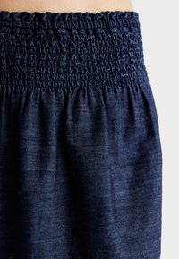 GAP EYELET MINI SKIRT  - Farmerszoknya - dark wash