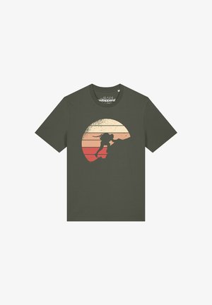 watapparel, MOUNTAIN CLIMBING - T-shirt print - khaki